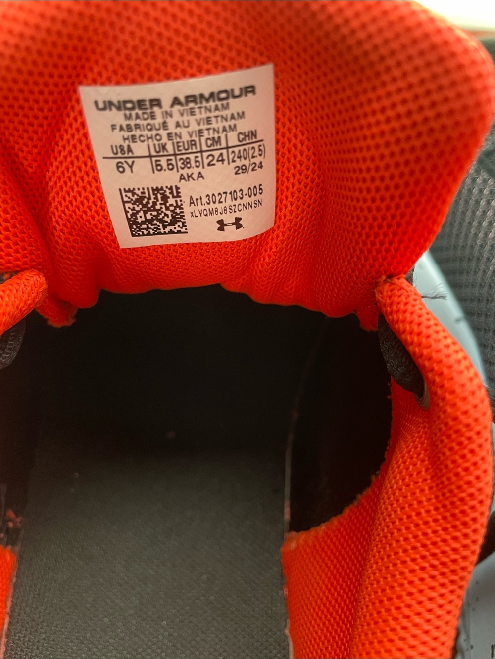 Under Armour Black & Orange 6Y Training Shoes - Picture 5 of 5